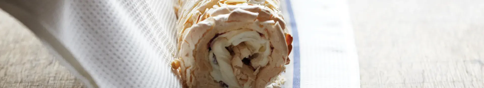 Dawn’s Damson Meringue Roulade 