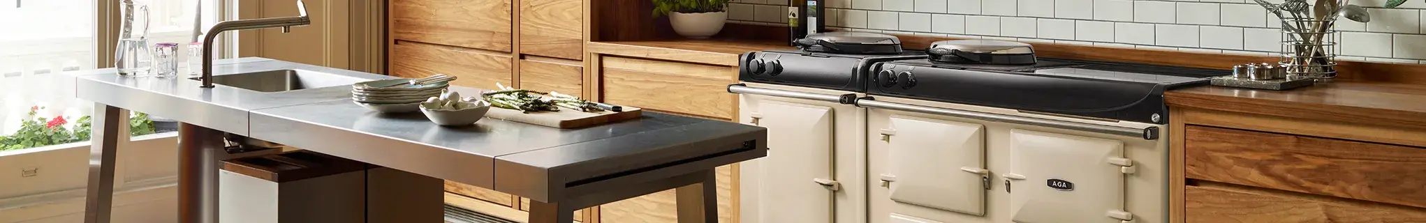AGA eR3 170cm in Linen with induction hob in a modern kitchen