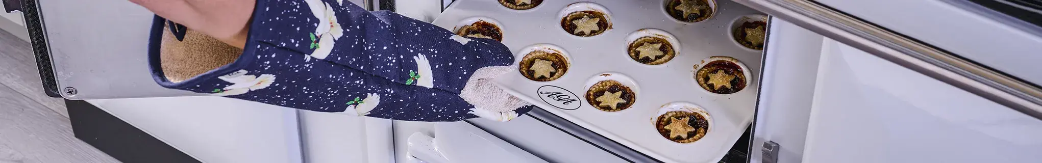Baking Mince Pies in the AGA ovens