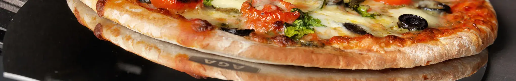 Spinach and Mozzarella Pizza
