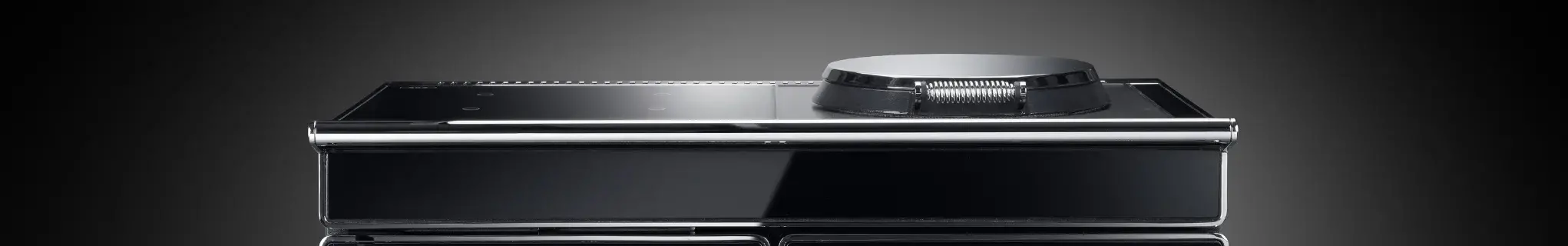 Image of the top of ERA the glass AGA 