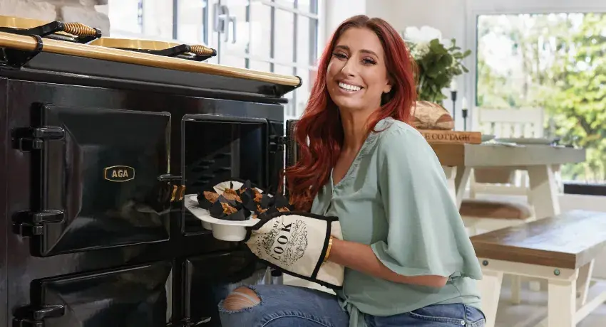 Stacey Solomon with AGA Ovencooker eR7 150 in Black
