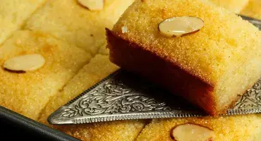 Safra - Aromatic Semolina Dessert