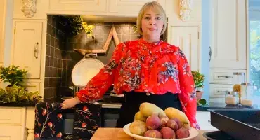 AGA Demonstrator Penny Zako making roast potatoes 