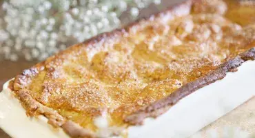 Apple and Rhubarb Pie in the AGA Portmeirion Pie Dish