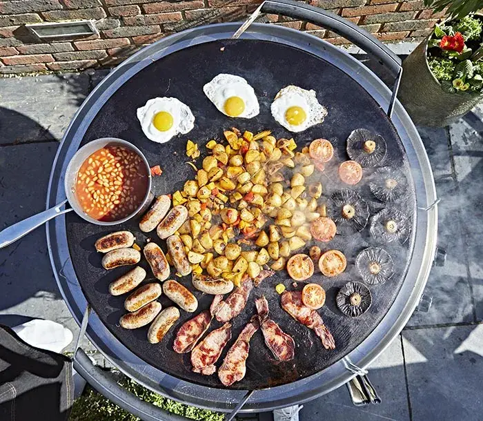 Cooking a full english breakfast on the AGA Professional Series Outdoor Grill
