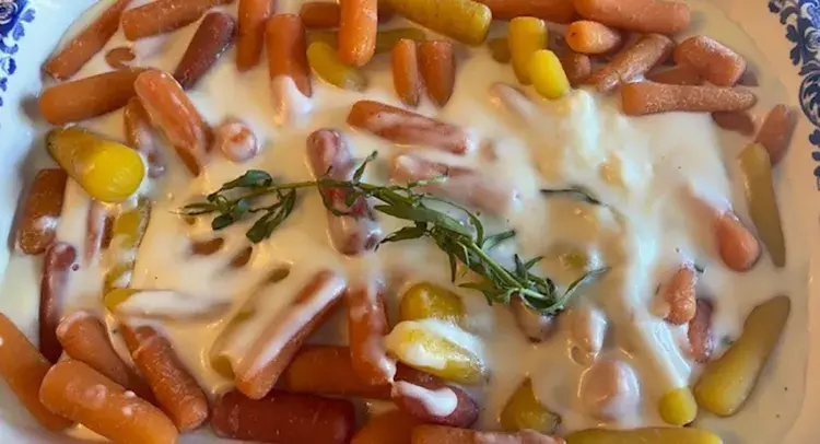 Carrots with Tarragon White Sauce 