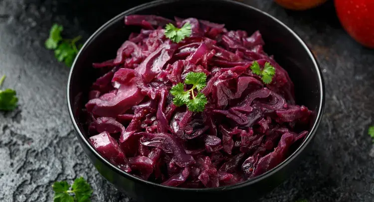 Braised Red Cabbage with Apple and Date Syrup 
