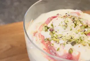 Rhubarb Fool in Simplicity Trifle Bowl